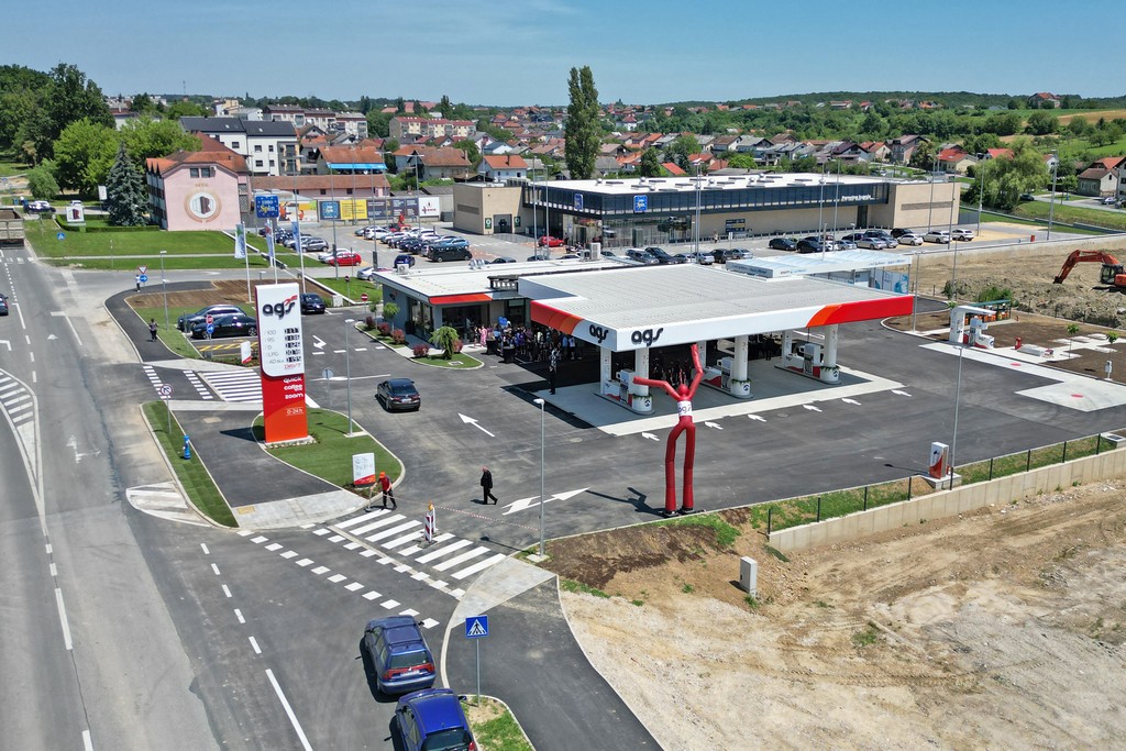 Benzinska postaja AGS Križevci sa autopraonicom uz objekt